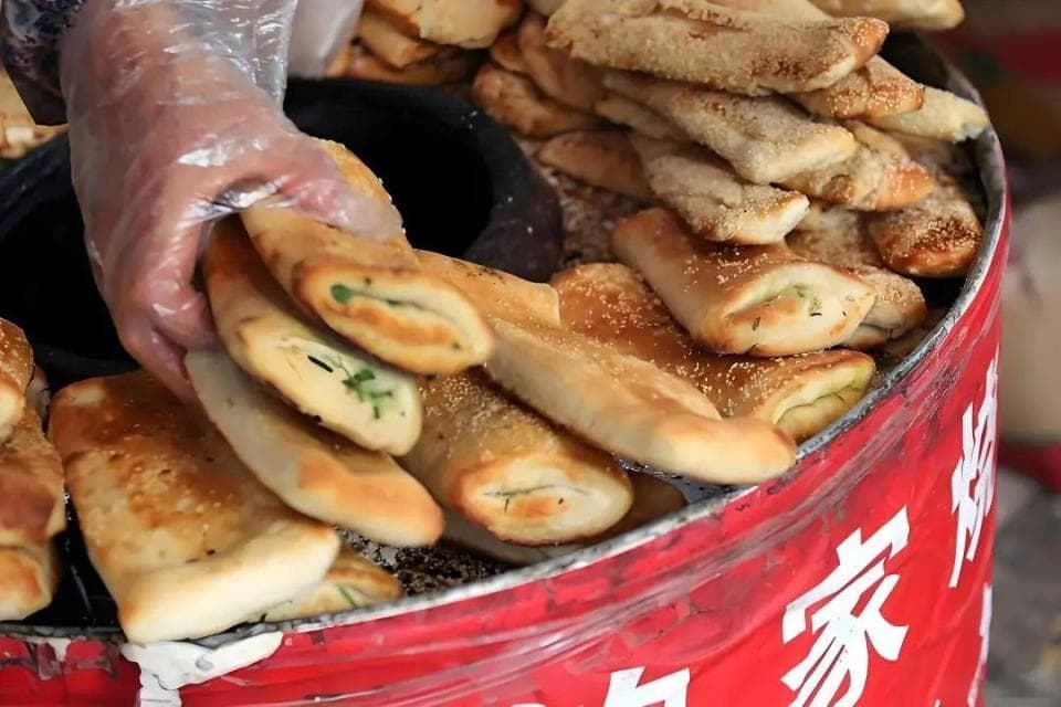 孝义火烧：街头巷尾的酥脆诱惑