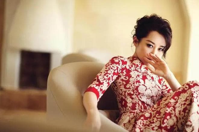 许晴：三获影后，用演技征服观众三十年