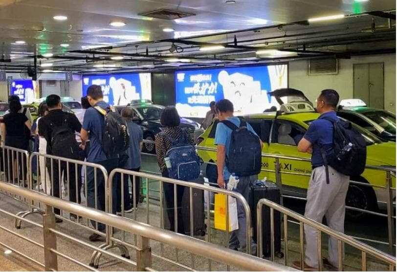 上海虹桥火车站打车难题：3公里路程最高收费100元