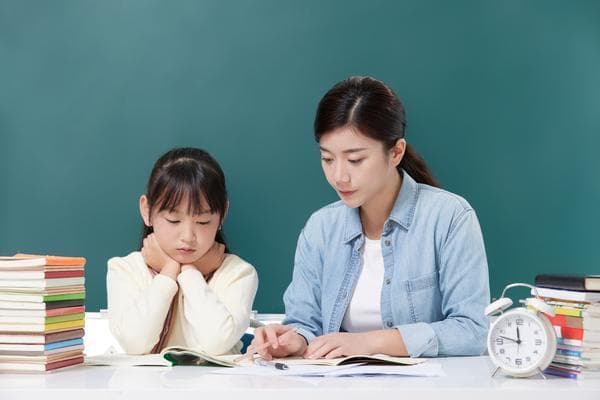 四十五岁以上女性征婚现象分析：现状、挑战与建议