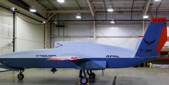 美国新型无人机XQ-67A首飞成功，将改变空战模式？