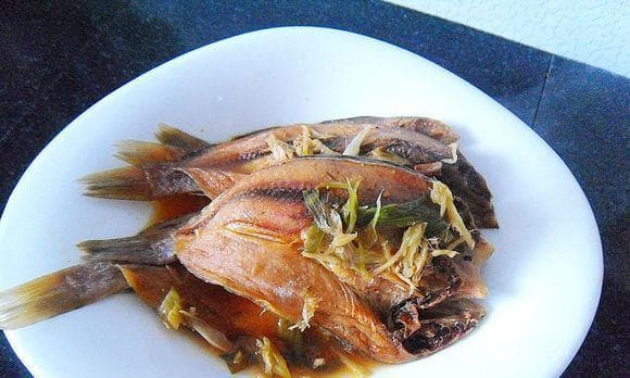 自制咸鱼的制作方法与技巧（从选鱼到晾鱼，一步步教你制作美味的咸鱼）
