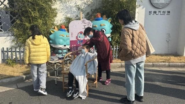 吃“龙食”、剪“龙头”，“龙抬头”讨好彩头
