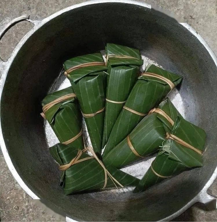 24个三角粽一桌：越南北部民族满月礼的独特讲究