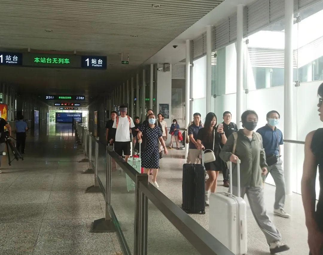 超便捷！海口市域列车正式推出支付宝扫码乘车服务