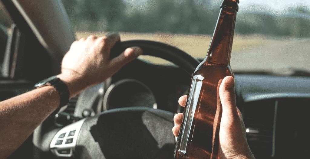 酒后驾车：法律定义、风险后果与事故索赔指南