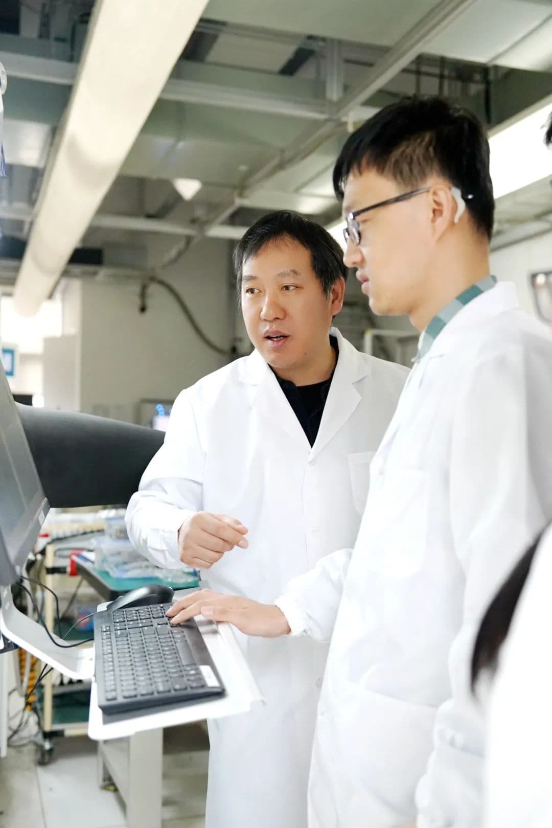 Nature：中国科学家首次实现二维金属的普适制备