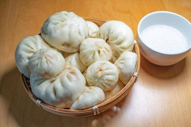 蒸包子三大关键技巧，轻松做出蓬松暄软的美味包子