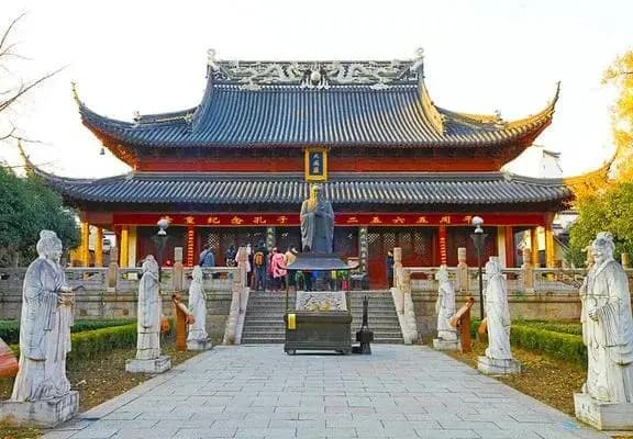 历史上，同时享有文庙和武庙的殊荣只有两人。