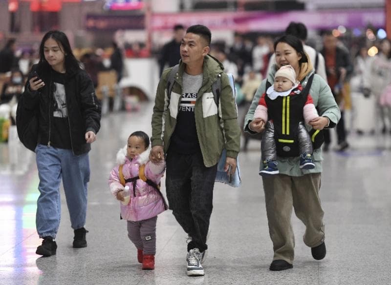 2025年春运今日开启：90亿人次流动，自驾出行占比八成