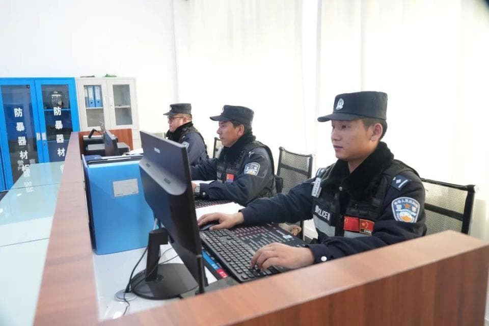 【为民办实事】社区警务｜小小警务室守护社区大平安