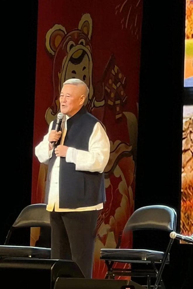 赵本山携辽宁民间艺术团赴美巡演：以幽默艺术传播中国文化