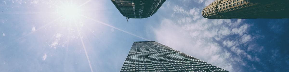 香港强积金制度全解析：缴纳方式、计算标准与常见问题