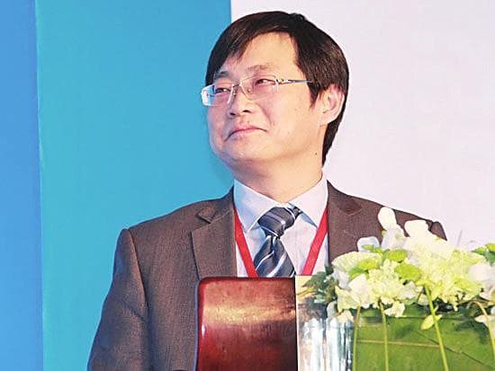 如何确定股市中的交易价格策略？这种交易价格策略有哪些风险因素？