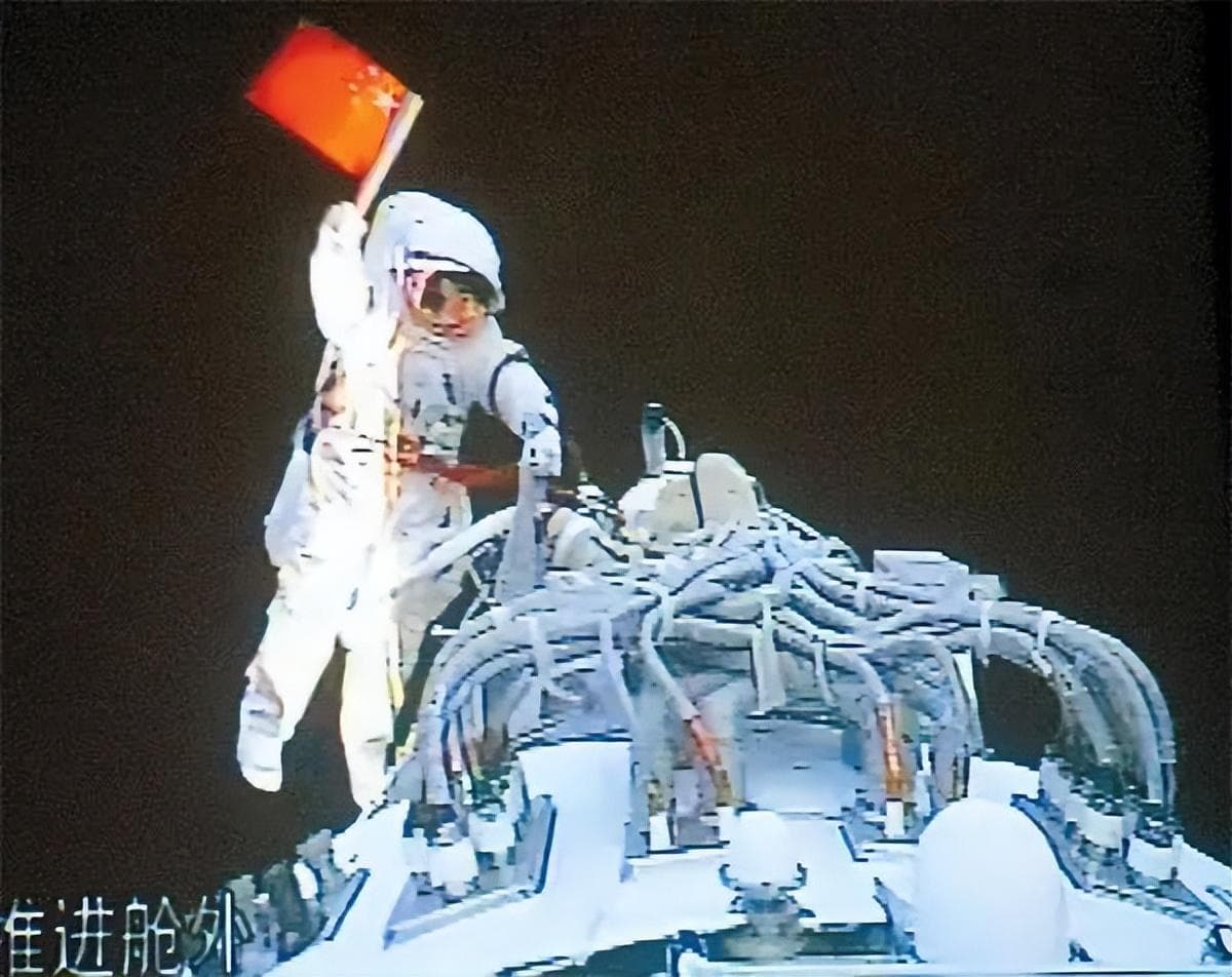 航天科普｜让航天员完成一次太空漫步，总共分几步？