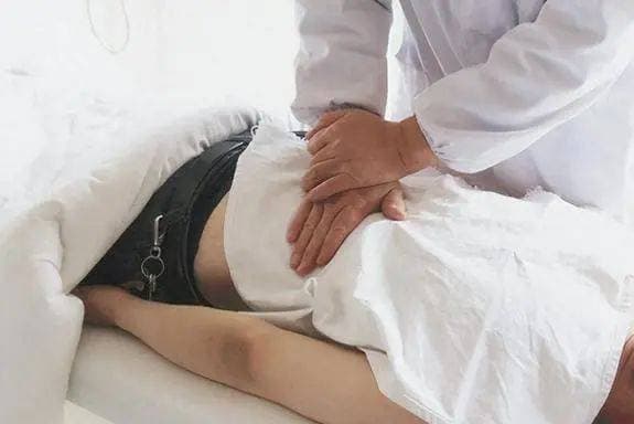 腰肌劳损腰痛一言不合就复发？推荐这5个治疗方法，看看哪个适合你！