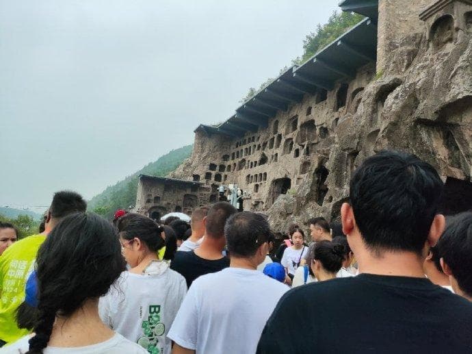 走进龙门石窟，共护文化瑰宝