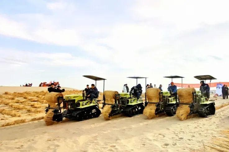 甘肃省机械院治沙利器——“迷你坦克”火爆出圈