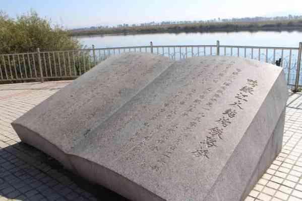揭秘历史遗迹：鸭绿江燕窝铁路浮桥遗址全景探秘
