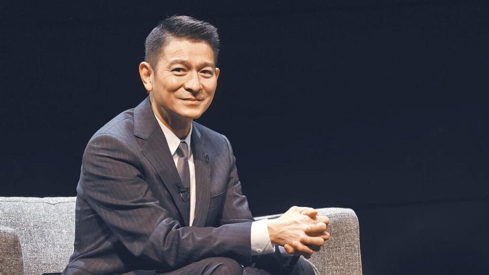 刘德华获银紫荆星章，还有哪些明星曾被港府授勋