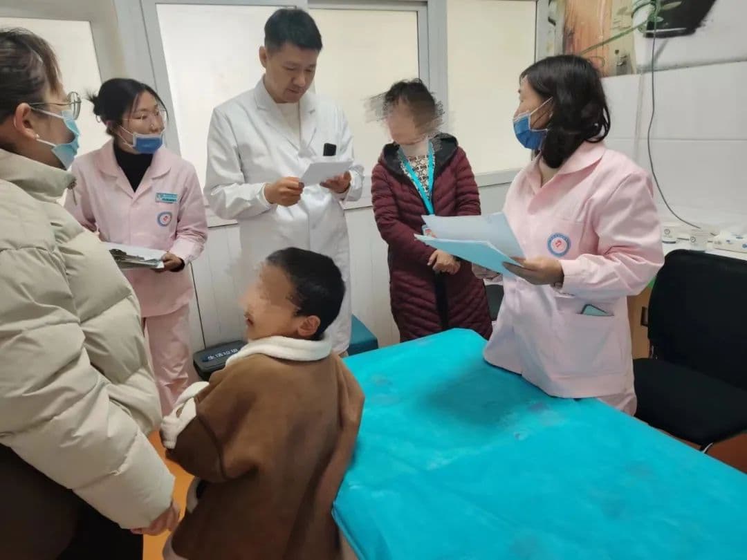 孩子一笑就尿裤子？医生：这叫“咯咯笑尿失禁”，是病