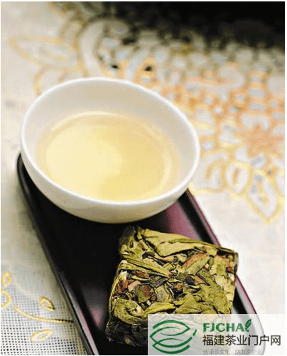 漳平水仙乌龙茶里的“饼子”