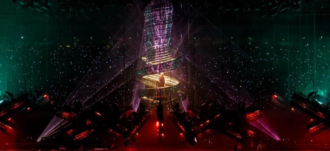 艺评｜华晨宇2025火星演唱会长沙站：一场跨越时空的音乐史诗