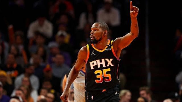 NBA常规赛历史得分榜：詹姆斯高居榜首，杜兰特哈登紧追不舍