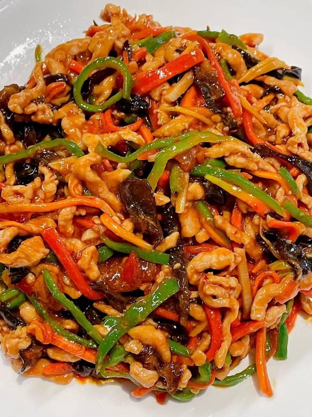 解锁四川名菜 —— 家庭版鱼香肉丝，超简单几步就能搞定！