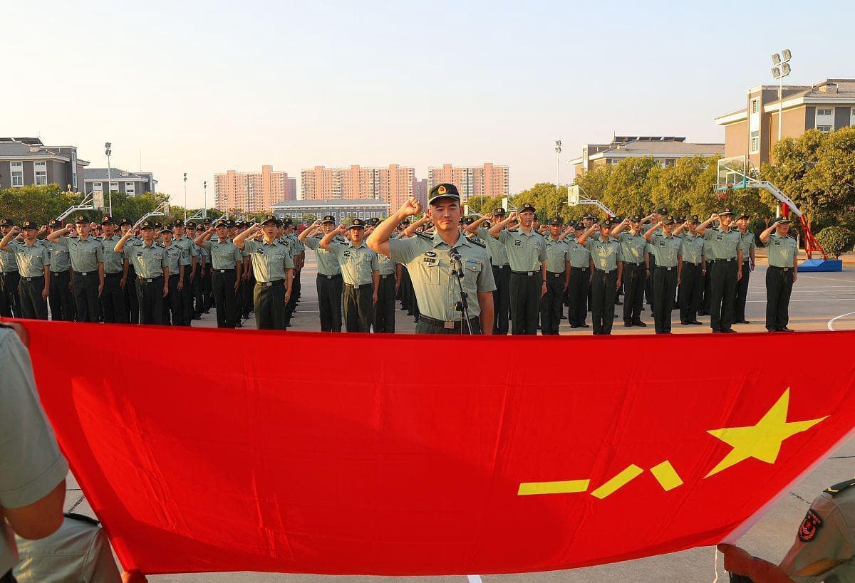 连长是什么待遇级别，服役几年退役？