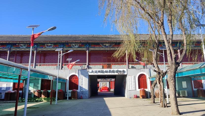 走进大运河翰林民俗博物馆认识传统交通工具——独轮手推车