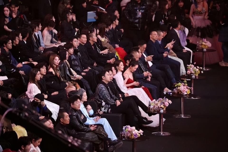 刘亦菲VS范冰冰：谁才是新时代的美女标杆？