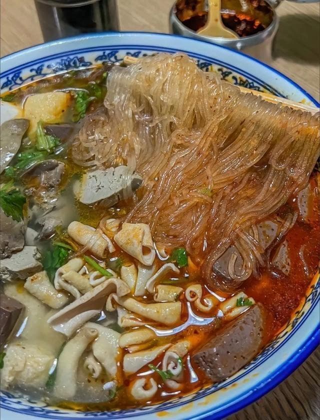 南京必吃美食清单：鸭血粉丝、盐水鸭等九种经典