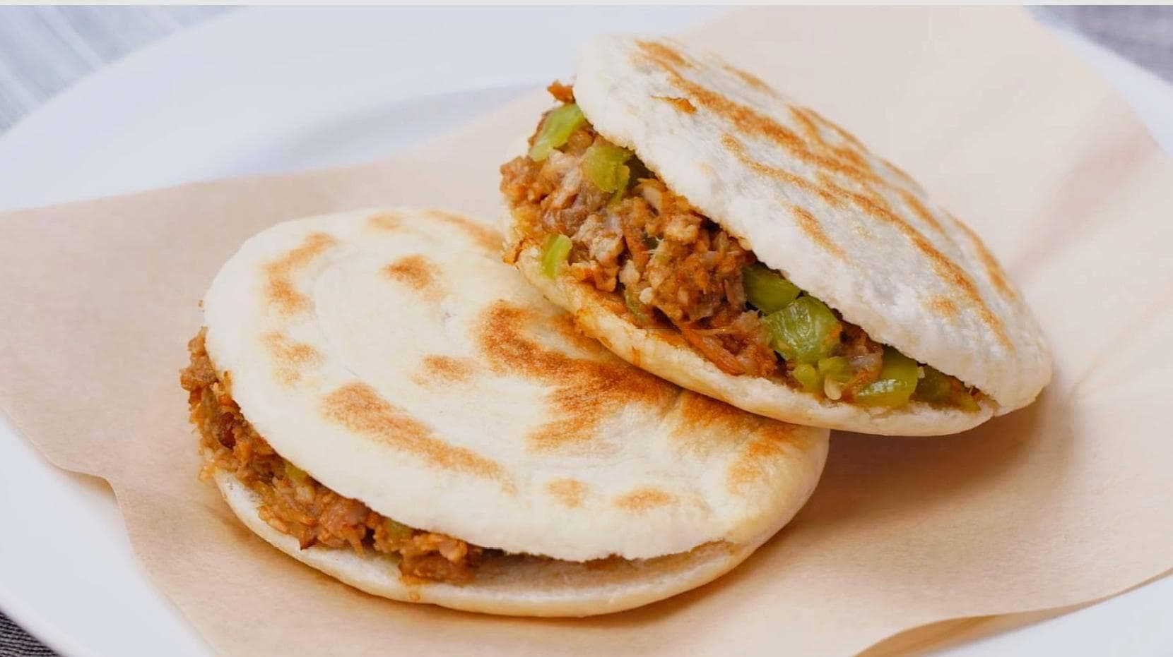 肉香四溢，馍脆可口——揭秘陕西肉夹馍的制作秘诀