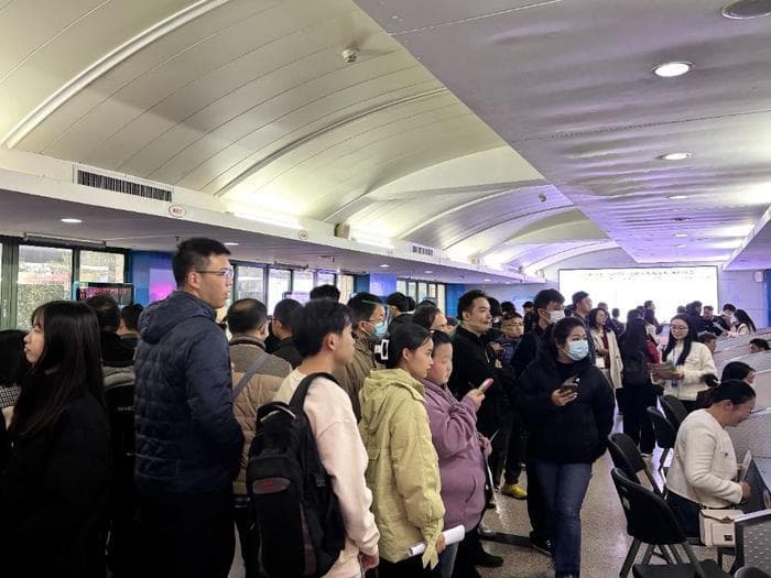 直击深圳节后“招工潮”：普工、技工需求旺，有工程师岗开出4万月薪