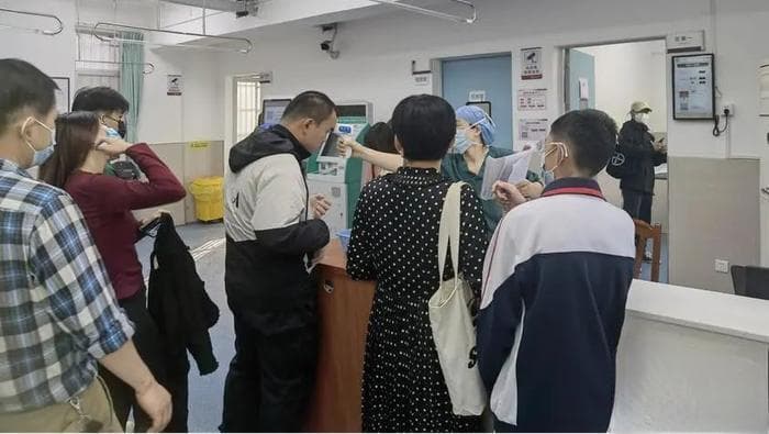 攻击嗓子的新病毒来了？喉咙肿、吞刀片……医生：教你4个方法缓解！