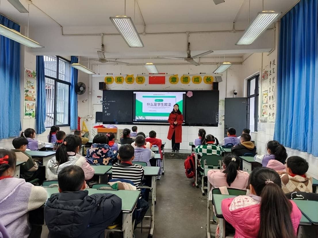向欺凌说“不”，让友爱生根 成都龙泉驿洛带小学开展防欺凌主题班会