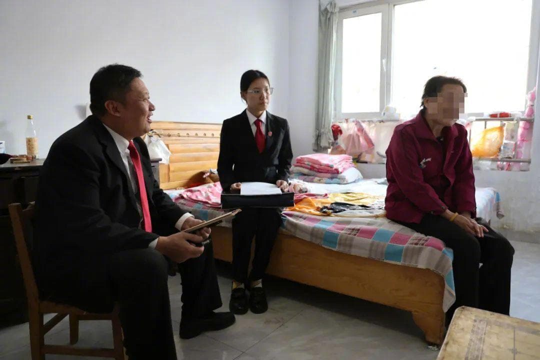 老人起诉继子索房，法院调解化解养老之忧