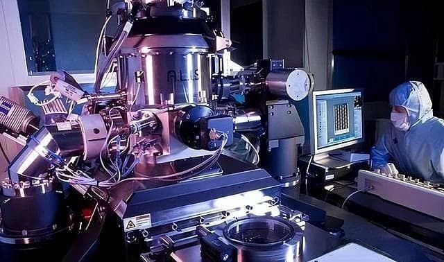 国产光刻机之光学器件龙头公司哪家实力更强？