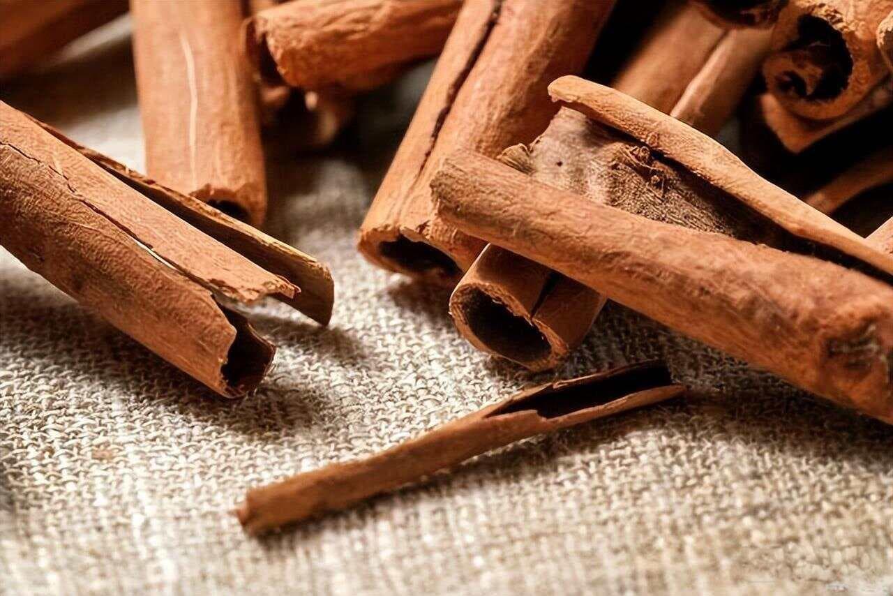 做卤肉，买“桂皮”还是买“肉桂”？差别很大，搞清楚不花冤枉钱