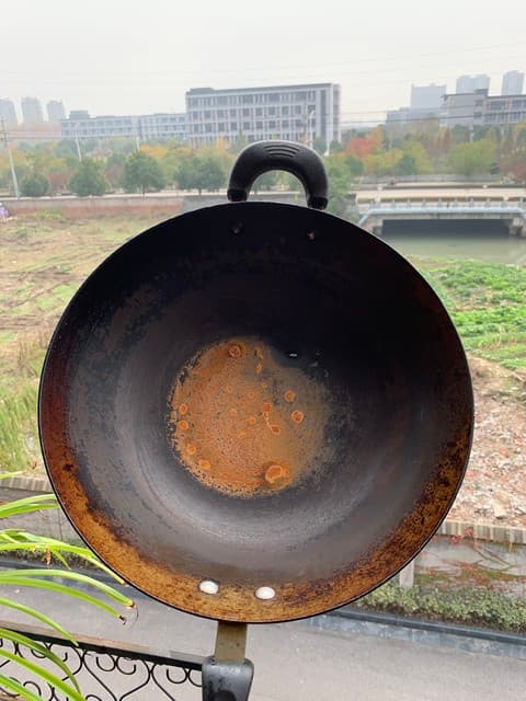 炒锅为什么总是生锈（探索铁锅生锈的奥秘）