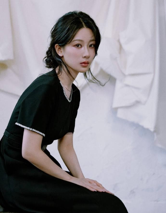 杨紫教你不同体型的穿搭秘籍：从草莓型到沙漏型的完美指南