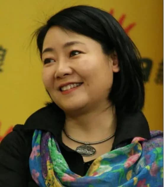 萨日娜：从上戏毕业后沉寂多年，到成为“中国母亲”专业户