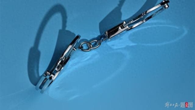 冒充被救女孩蹭热点、恶意丑化牺牲民警形象，2名网民被查处