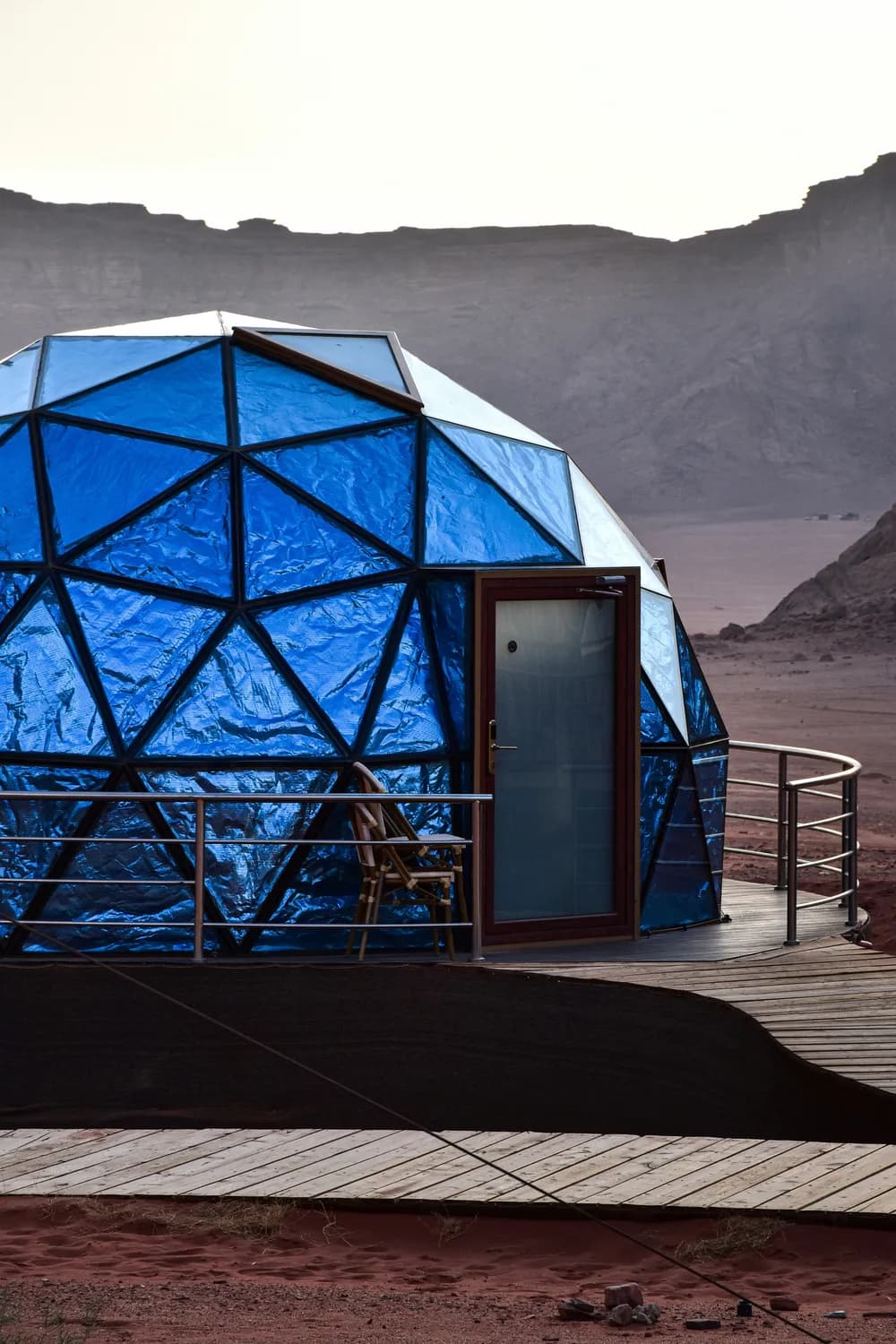 火星基地：穹顶生活VS 3D打印房屋，谁将主导未来？