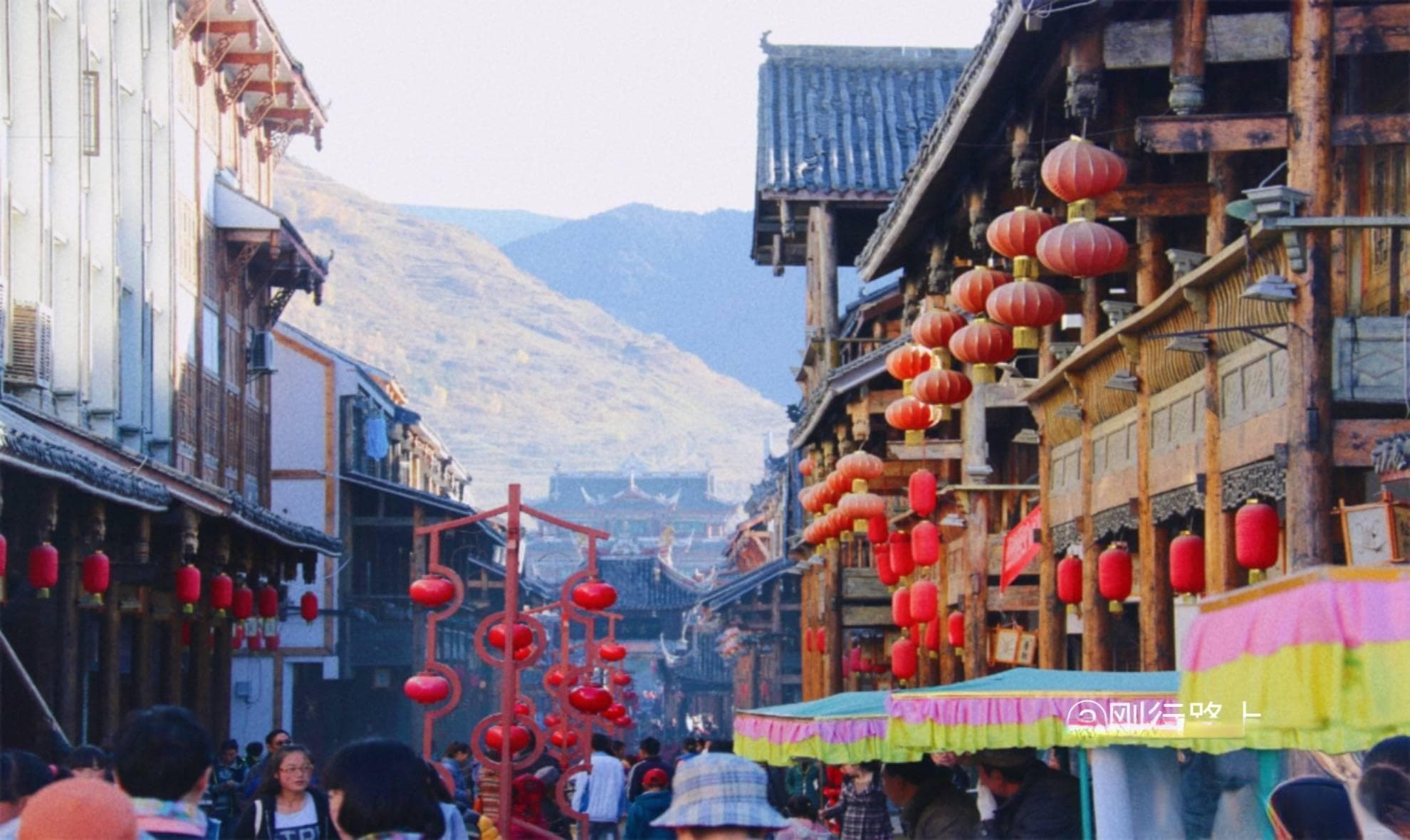 松潘古城：千年古城里的藏式建筑与古朴民风