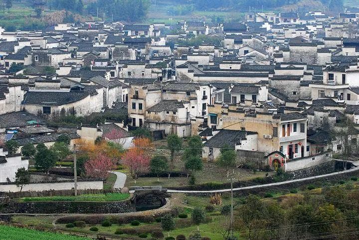 安徽西递、浙江余村入选首批“世界最佳旅游乡村”