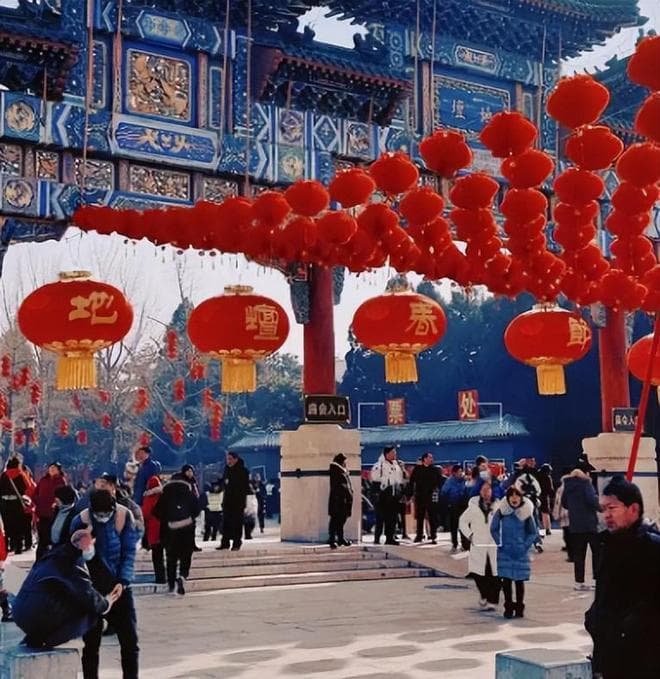 庙会文化传奇：从古老祭祀到现代嘉年华，中国庙会的历史演变