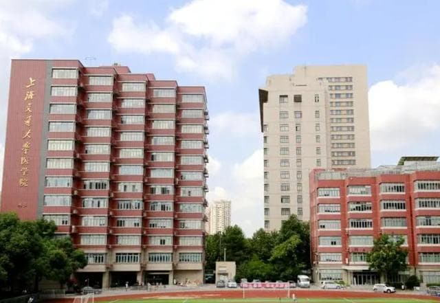 临床医学专业：国内最好的10所大学，榜首实至名归，第3很难考取
