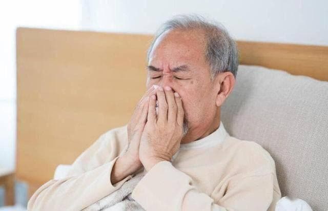 “维C补到位，甲流绕着退”，甲流高发，建议老年人：多吃6种果蔬